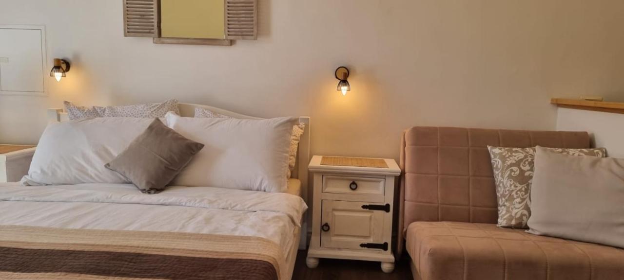 מילנה Matea Apartments Milna מראה חיצוני תמונה