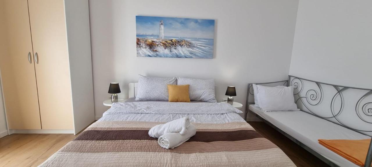 מילנה Matea Apartments Milna מראה חיצוני תמונה