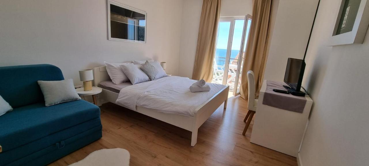 מילנה Matea Apartments Milna מראה חיצוני תמונה