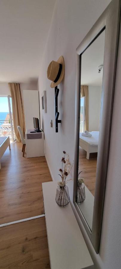 מילנה Matea Apartments Milna מראה חיצוני תמונה